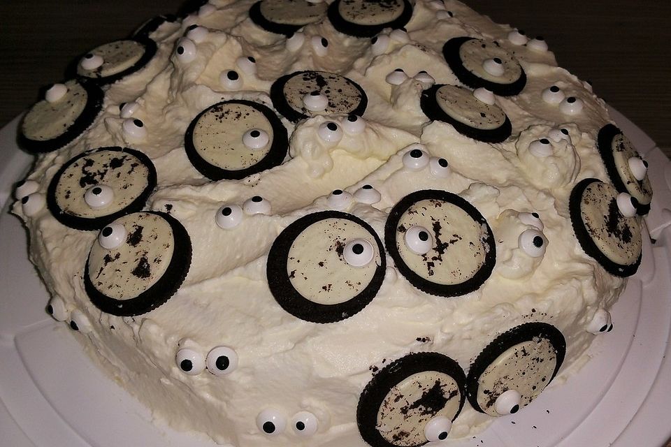 Monsteraugen-Torte mit Heidelbeerfüllung