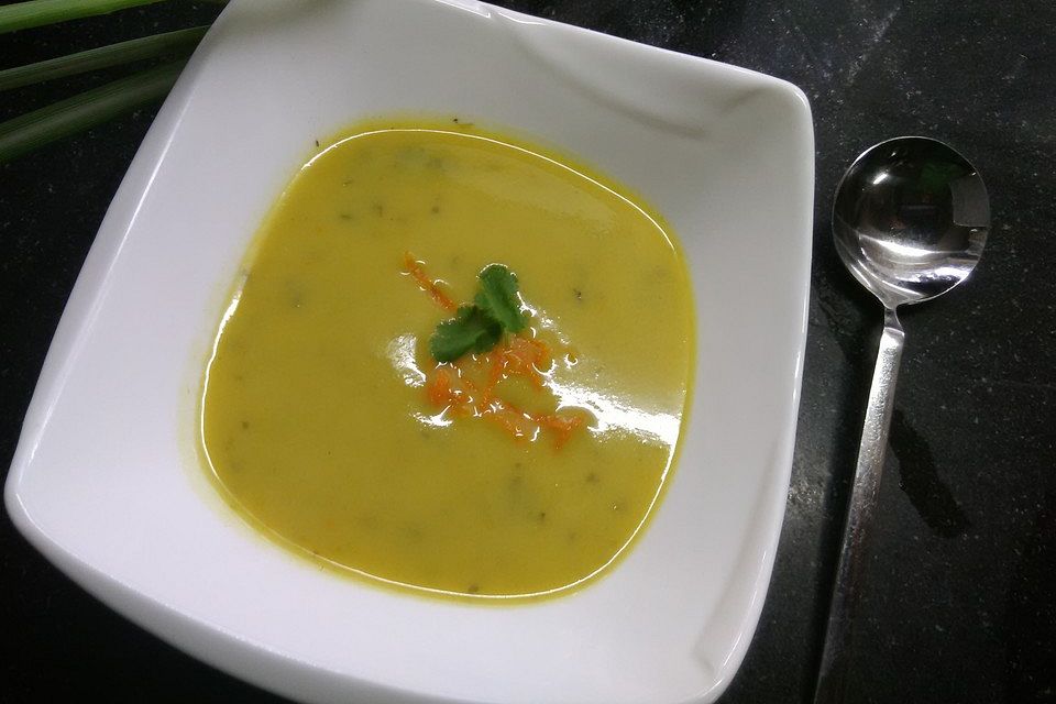 Zucchini-Orangen-Cremesuppe