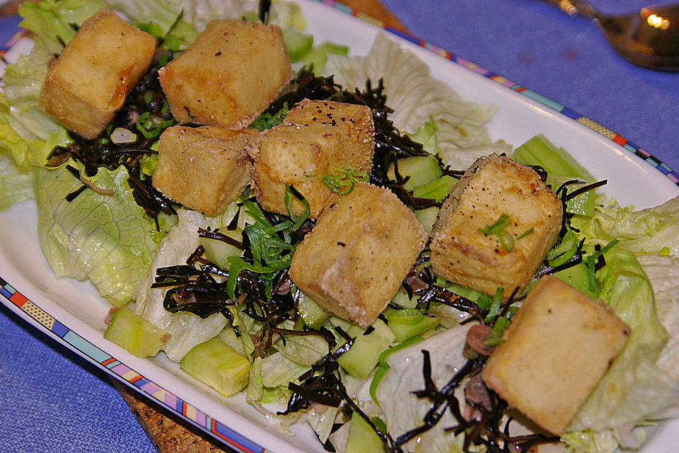 Japanischer ausgebackener Tofu