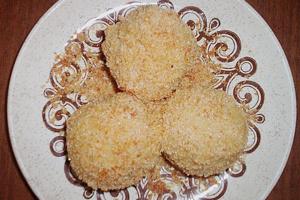 Österreichische Marillenknödel mit Topfenteig