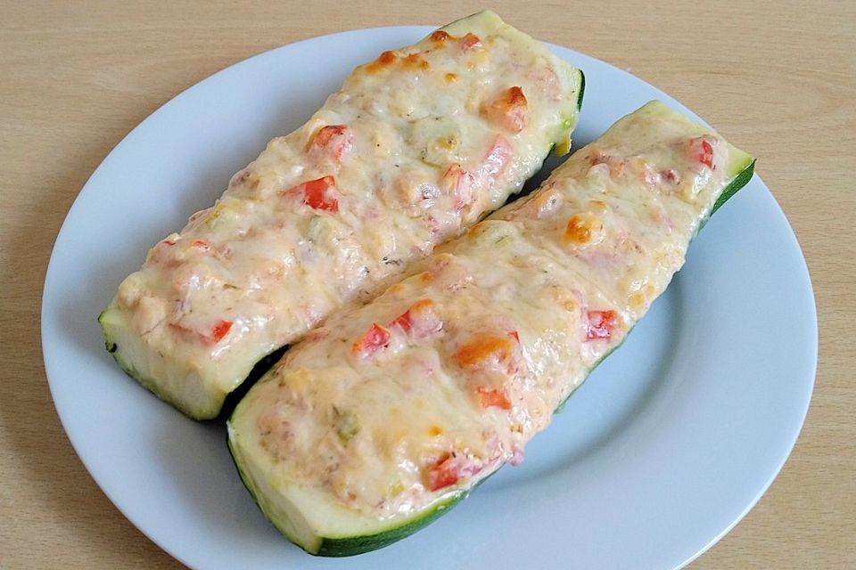 Gefüllte Zucchini mit Frischkäse