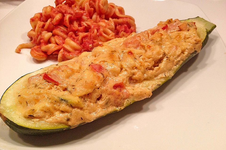 Gefüllte Zucchini mit Frischkäse