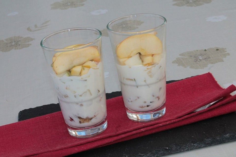 Apfel-Birnen-Sauerrahm-Trifle