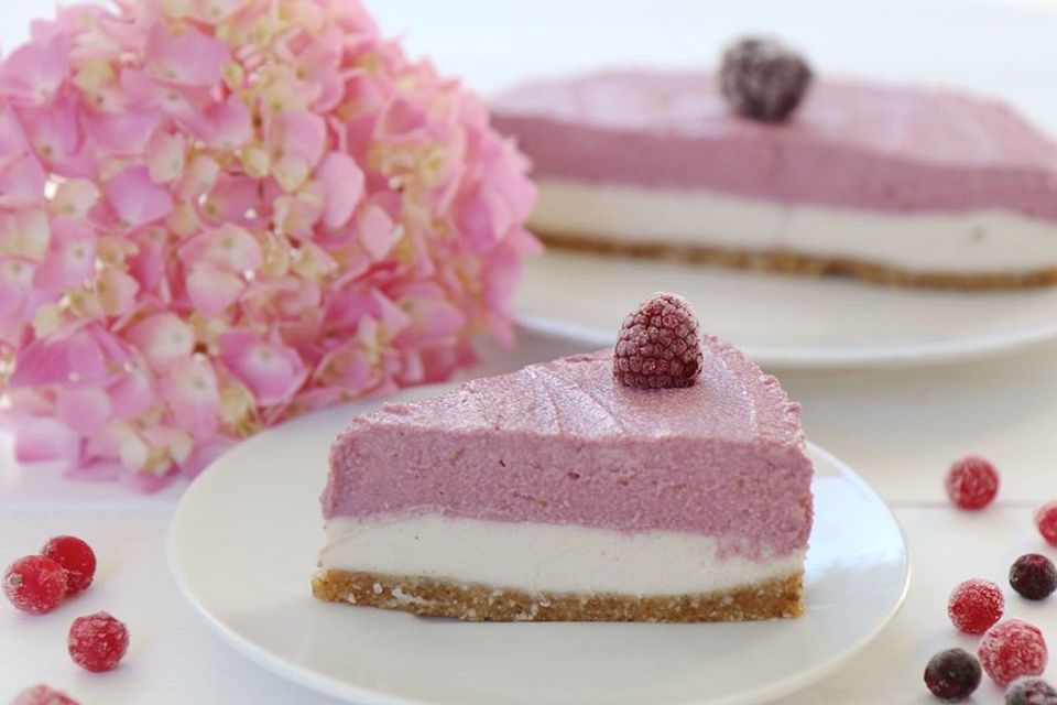 Raw Raspberry Cake