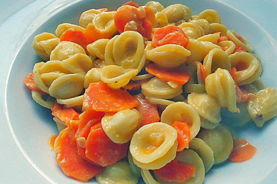 Pasta mit Chili-Möhren