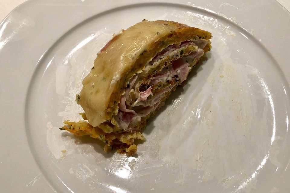 Kartoffelpuffer-Rolle mit Frischkäse