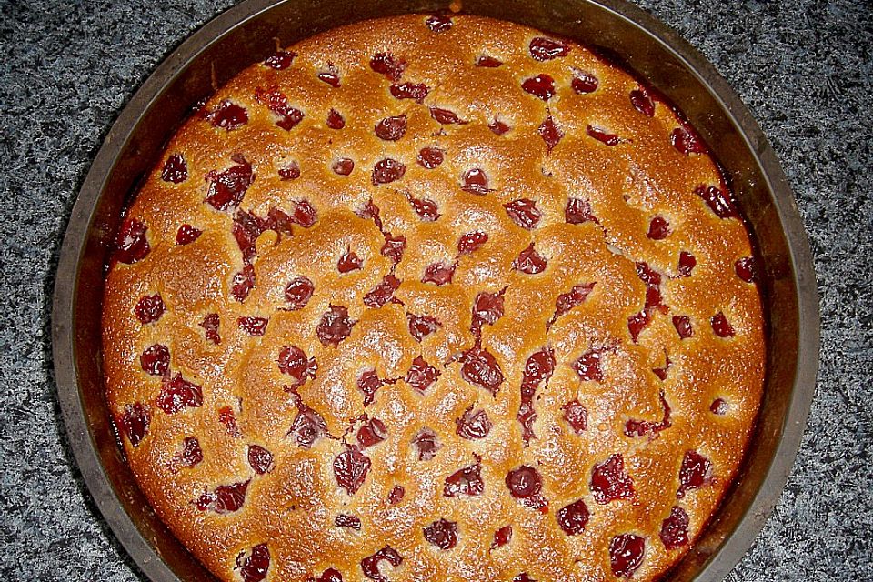 Saftkuchen mit Kirschen