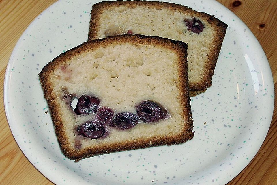 Saftkuchen mit Kirschen