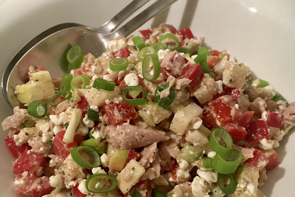 Thunfisch-Hüttenkäse-Salat