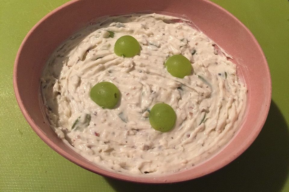 Gorgonzala-Trauben-Nuss-Aufstrich