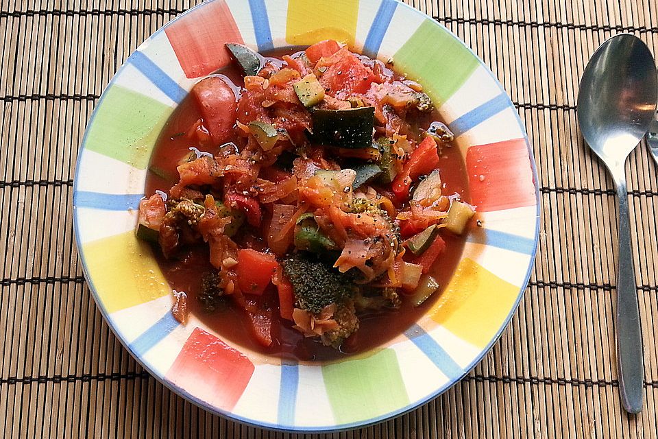 Italienischer Tomaten-Gemüseeintopf