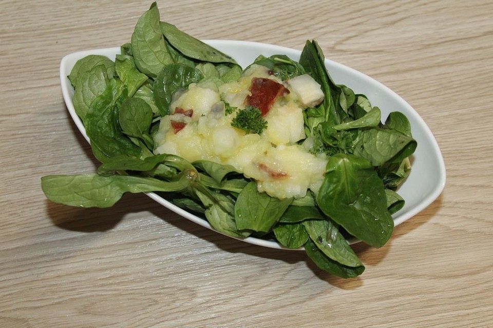 Feldsalat mit Speckdressing