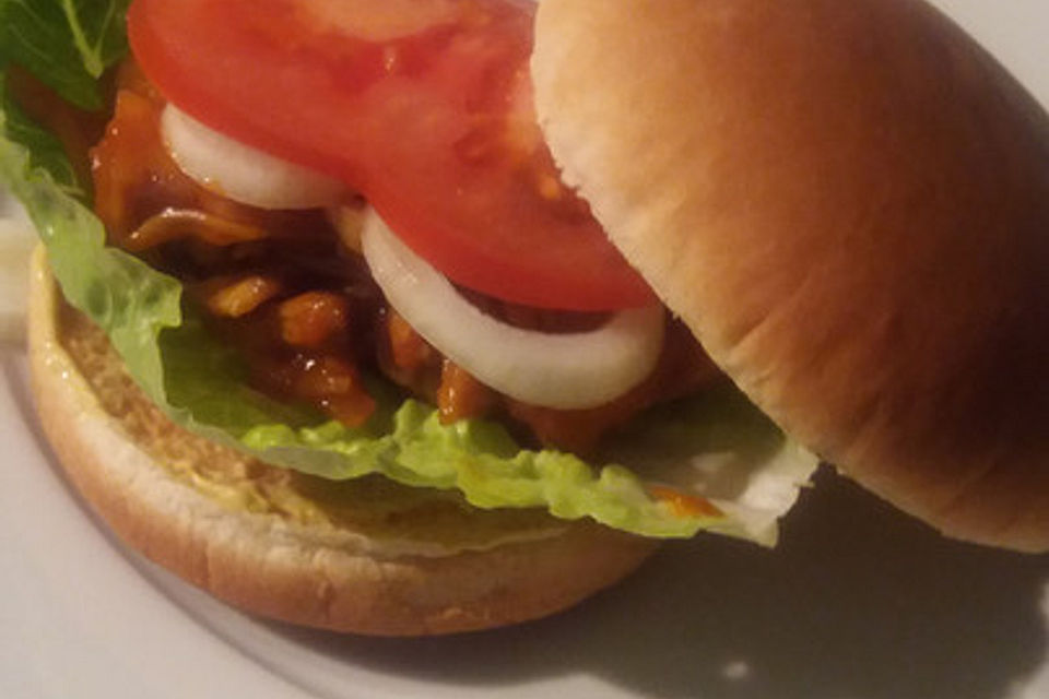 Vegetarischer Pulled-Jackfruit-Burger