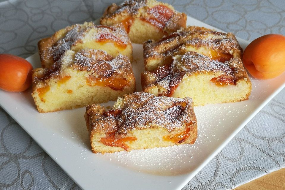 Altbaerlis Marillenkuchen