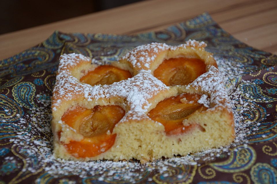 Altbaerlis Marillenkuchen