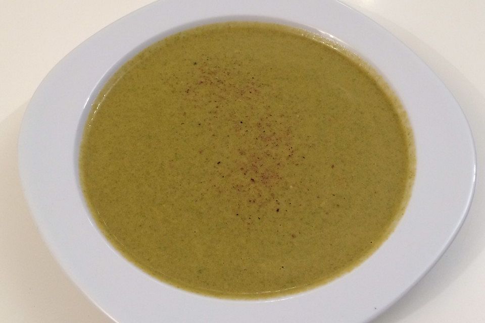 Gemüse-Mandelcreme-Suppe