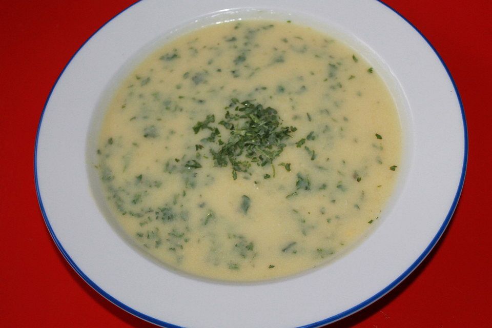 Kartoffelsuppe mit Petersilie