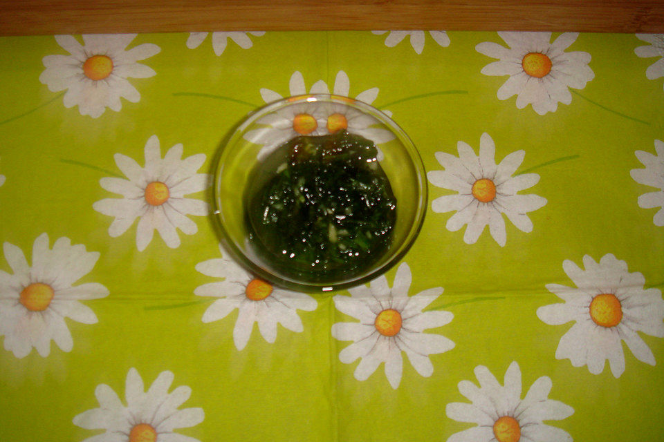 Mandel-Kräuter-Pesto