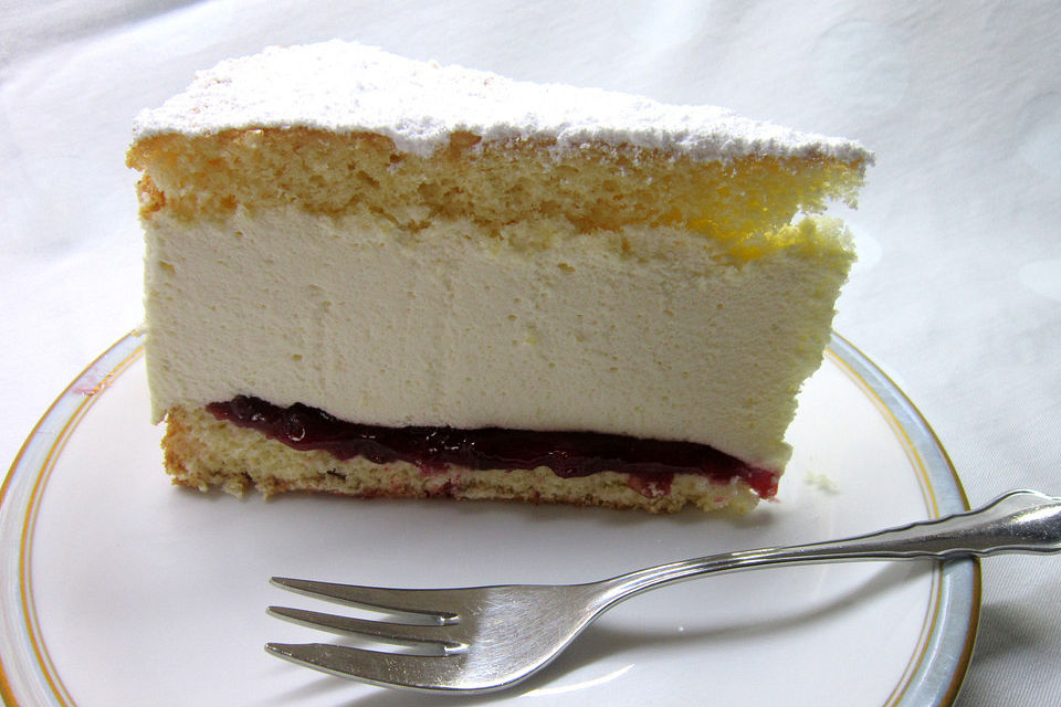 Preiselbeer-Käsesahnetorte