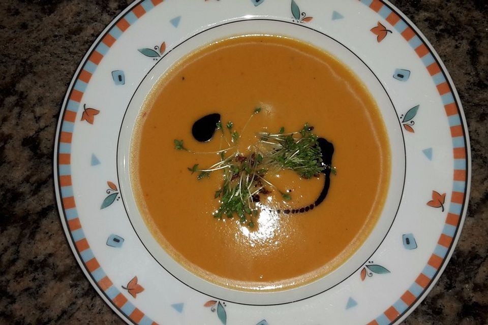 Süßkartoffelsuppe mit Kokosmilch