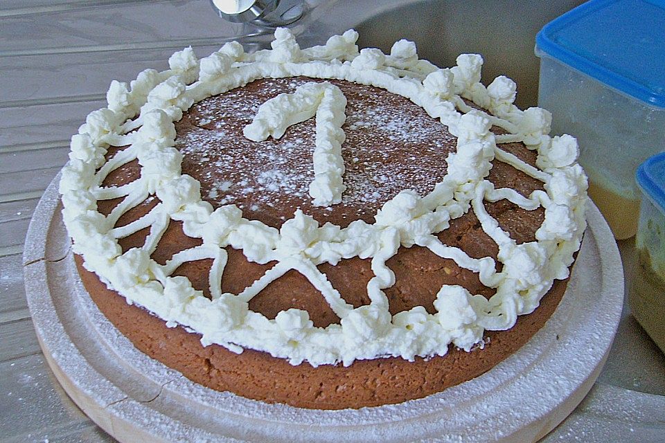 Nutellakuchen mit Sahnegarnitur