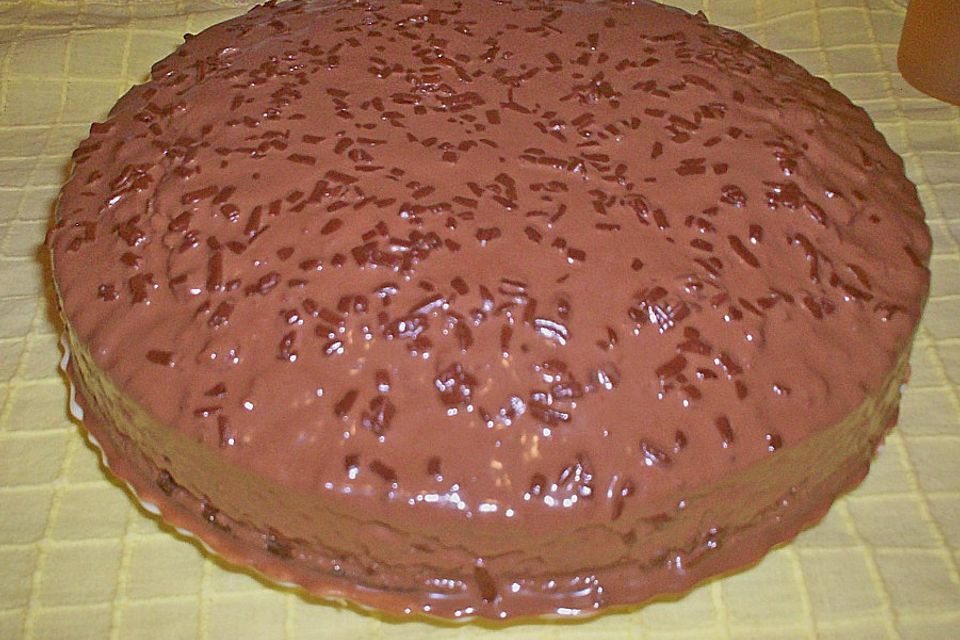 Nutellakuchen mit Sahnegarnitur