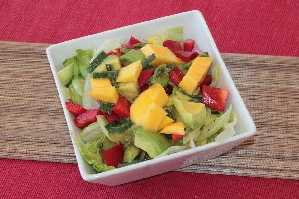 Avocado-Mango-Salat