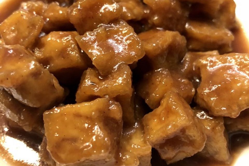 Gebackener Tofu in Erdnussmarinade