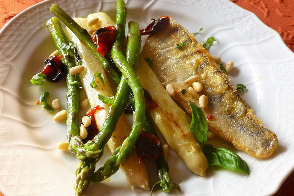 Zanderfilet mit Spargel