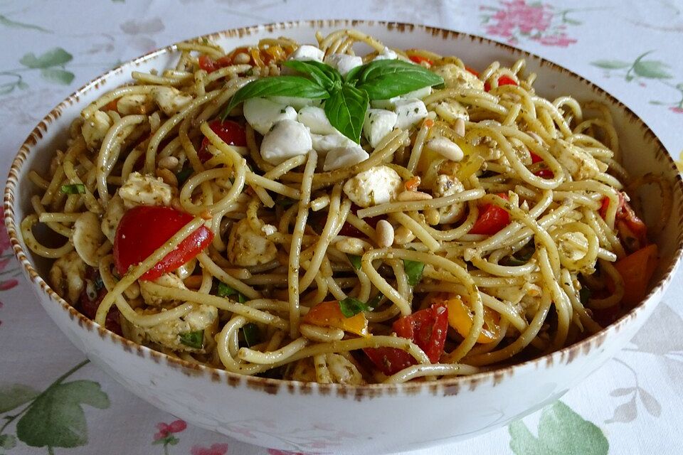 Spaghetti-Pesto-Salat