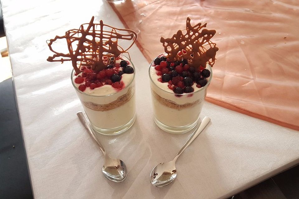 Mascarpone-Joghurt-Beerentraum