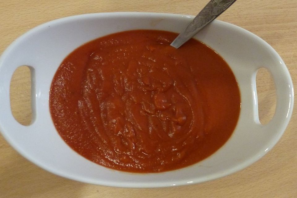 Nudeln mit 'süßer' Tomatensauce