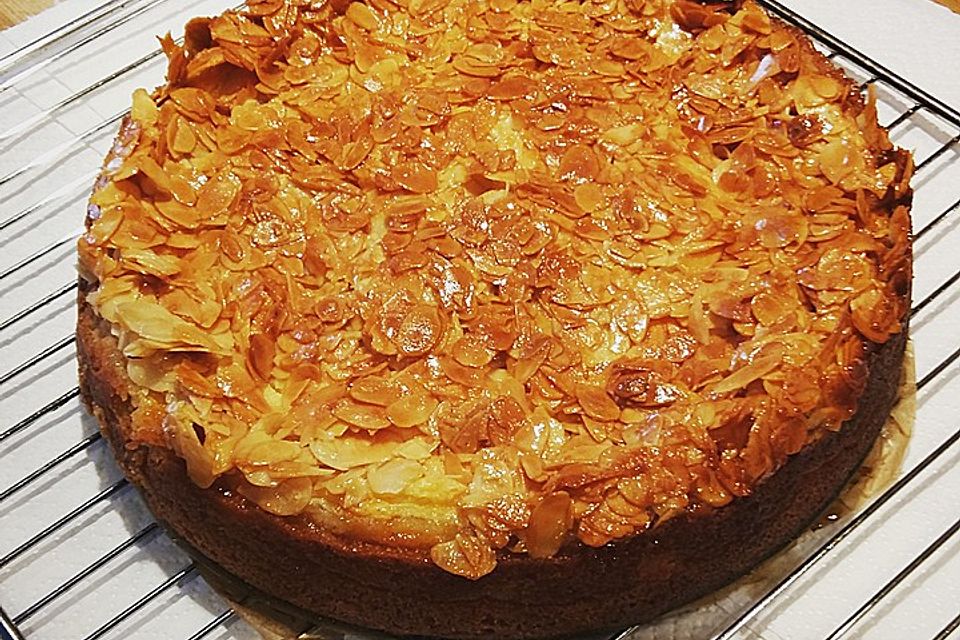 Apfel - Bienenstich -Torte