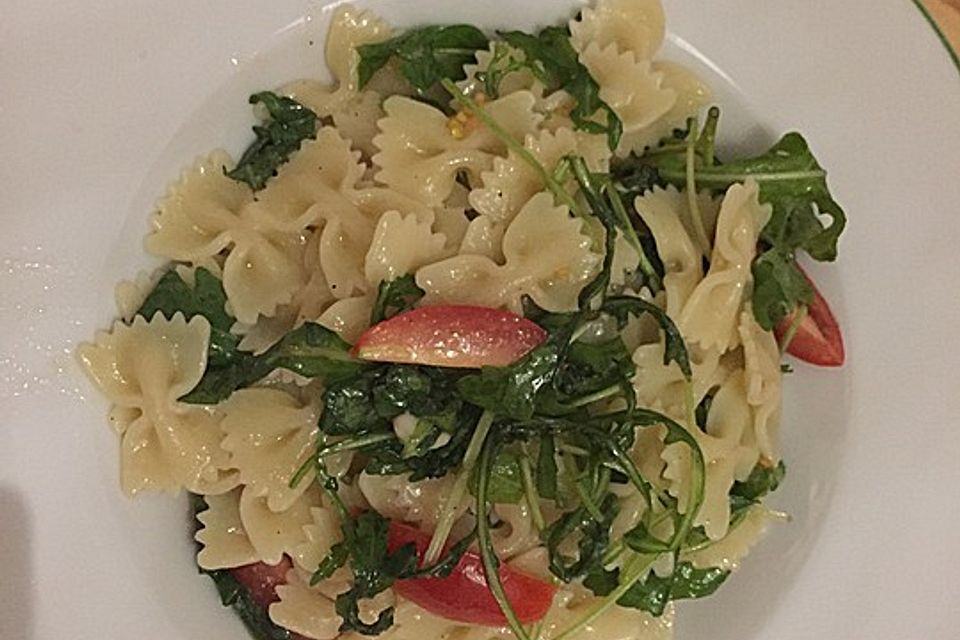 Schnelle Sommerpasta mit Rucola