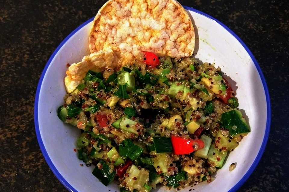 Quinoa-Avocado-Rucola Salat