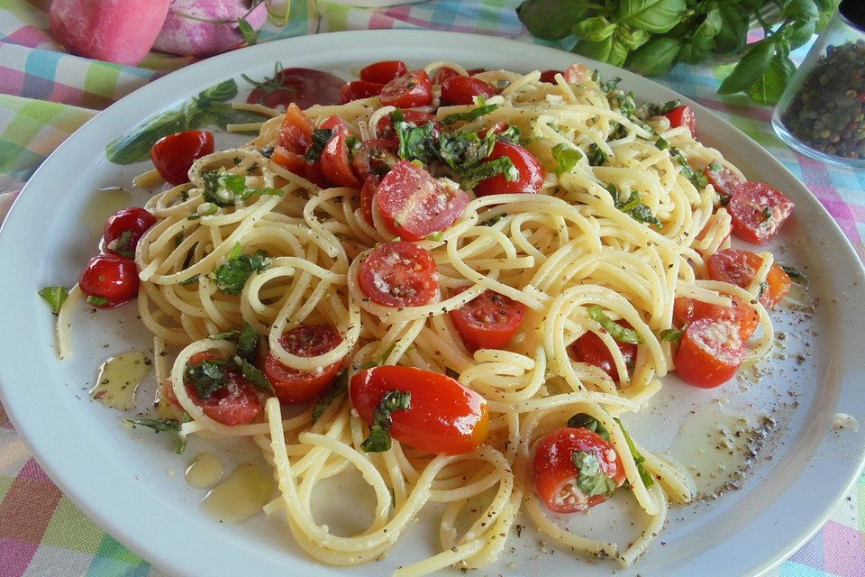 Spaghetti-Pesto-Salat