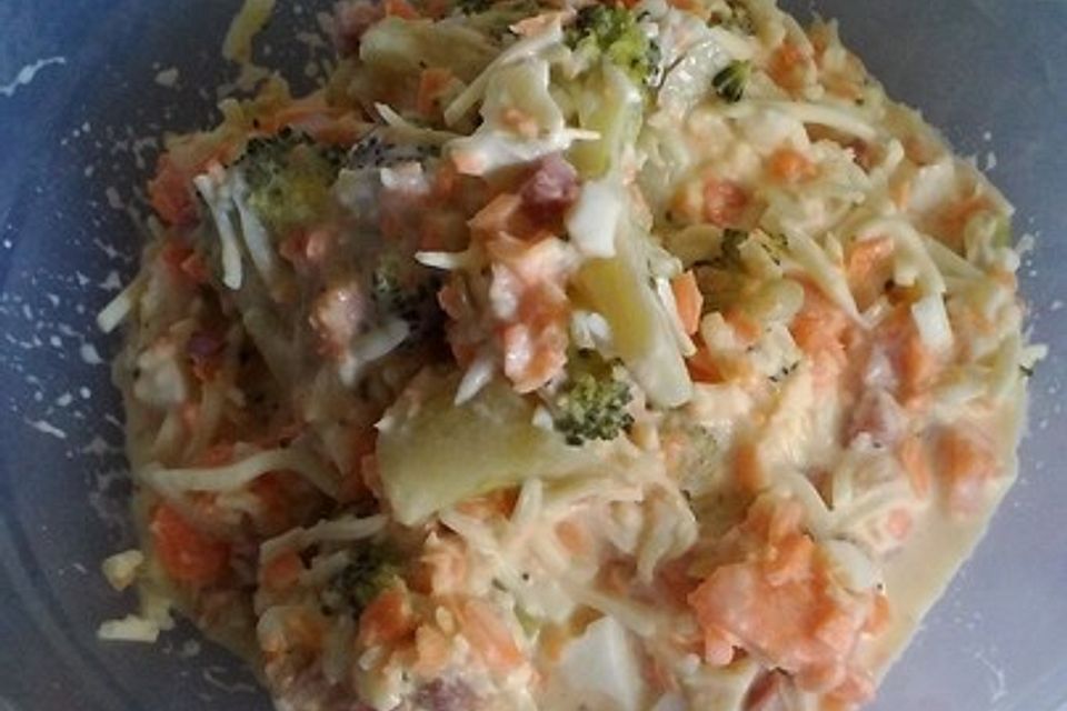 Brokkoli-Salat mit Mayonnaise