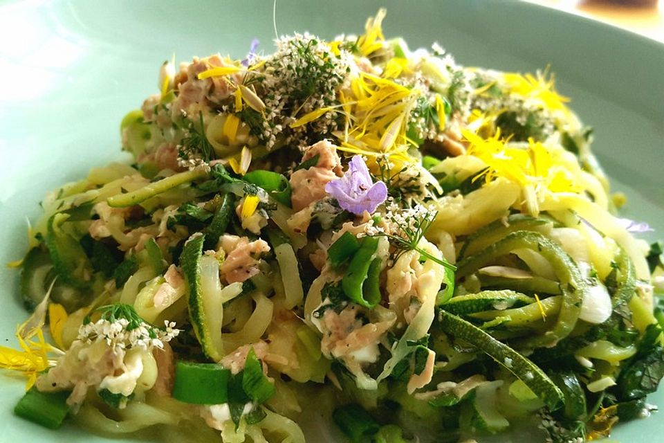 Zoodles mit Thunfisch