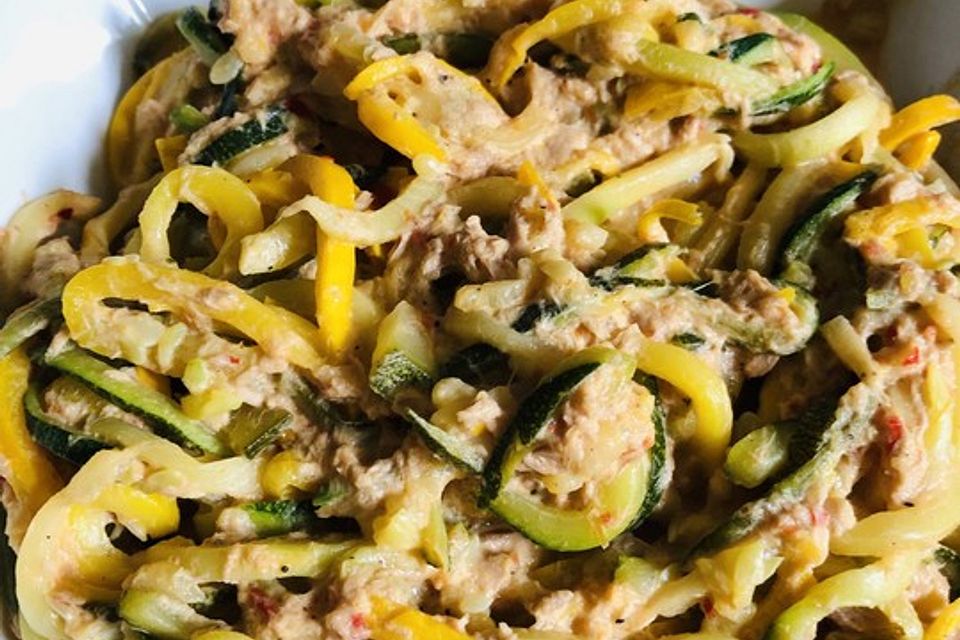 Zoodles mit Thunfisch