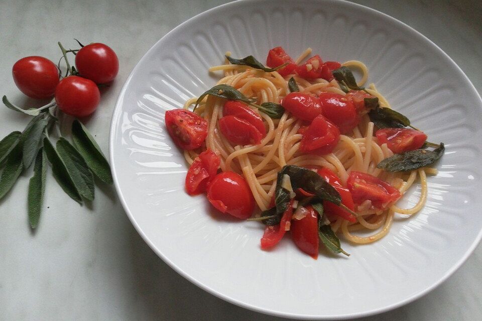 Pasta Salvia-Pomodoro