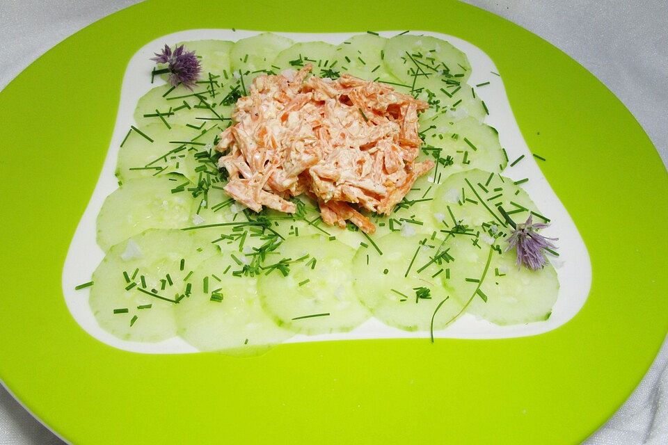 Gurken-Carpaccio mit Karottentatar