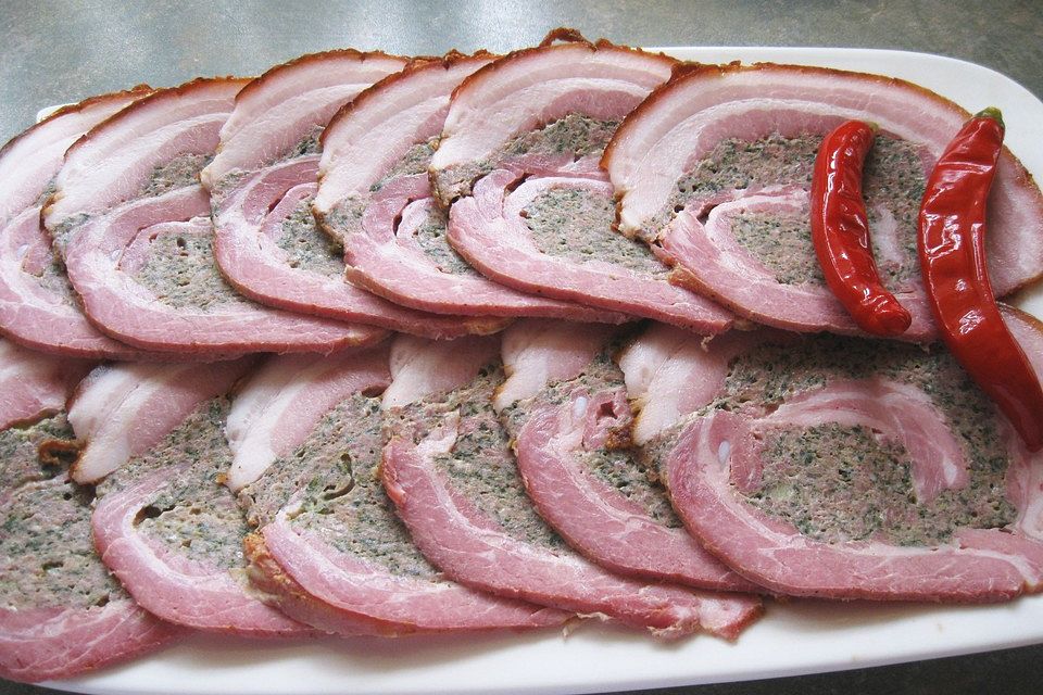 Gefüllte Schweinebauchrolle