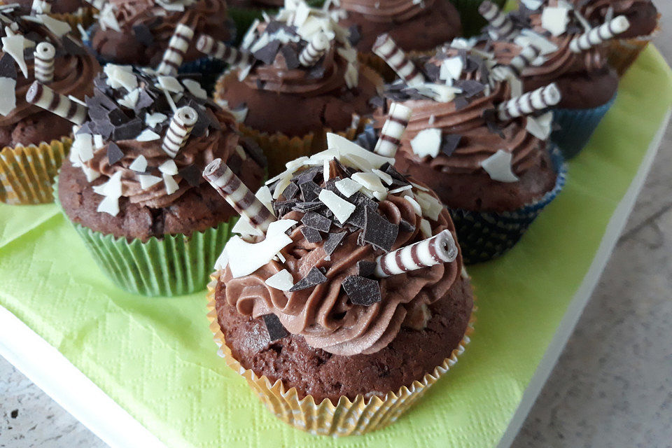 Triple-Chocolate-Cupcakes