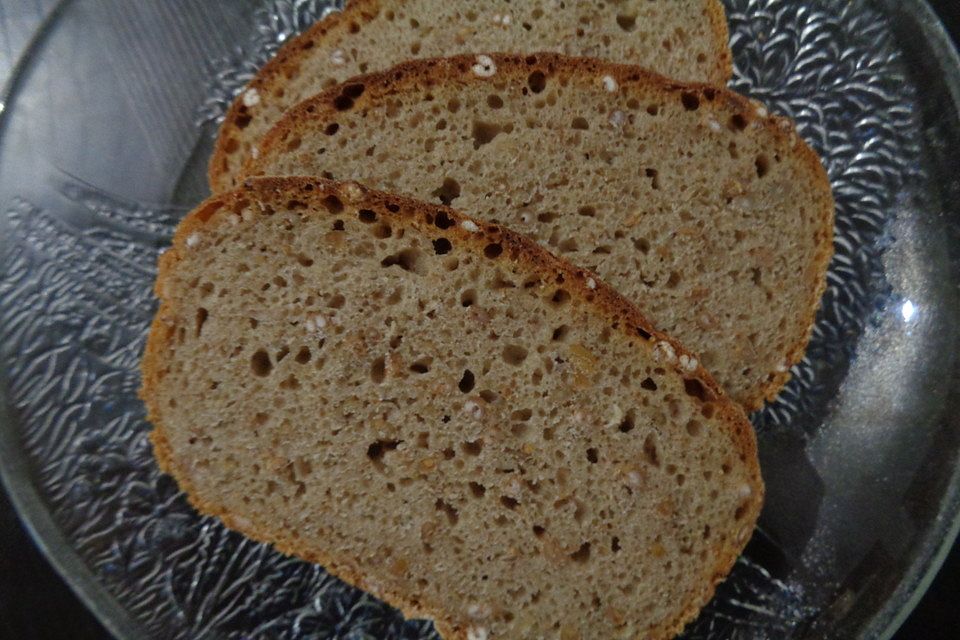 Roggenmischbrot mit Körnern