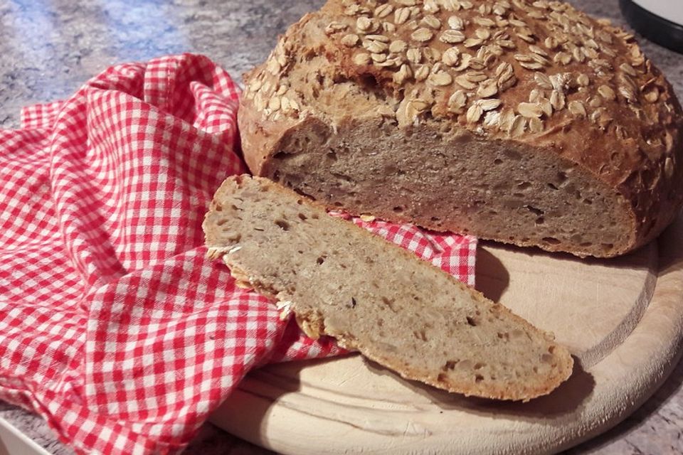 Gewürzbrot mit Sonnenblumenkernen