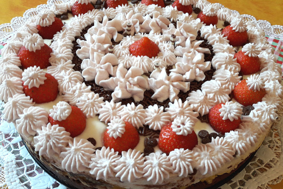 Erdbeer-Vanille-Quark-Torte