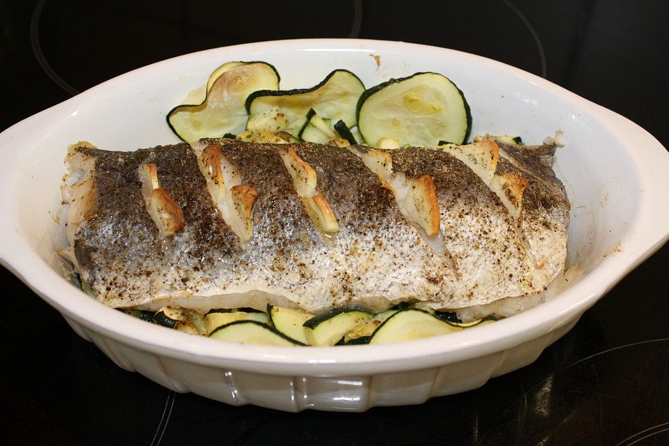 Seehechtfilet auf Zucchini