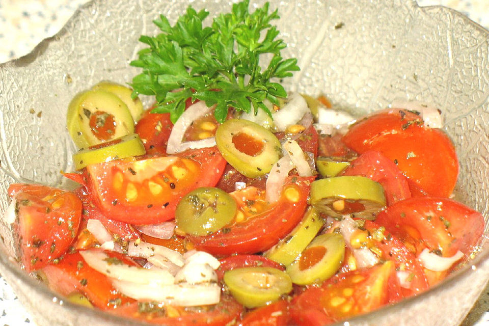 Aromatischer Tomatensalat