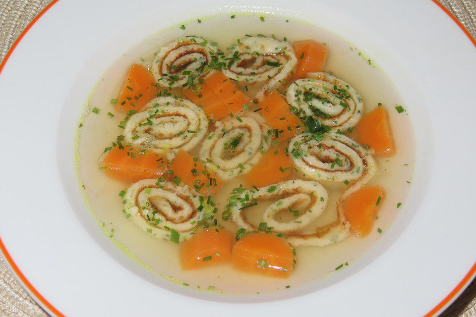 Kräuterflädlesuppe