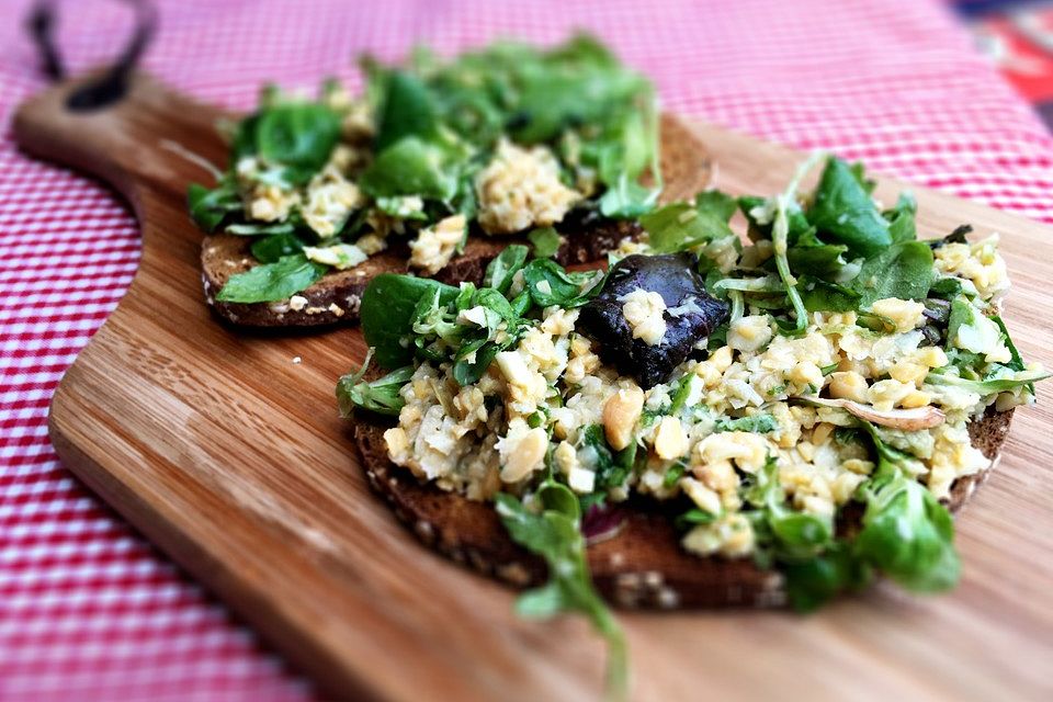 Artischocken-Kichererbsen-Toast